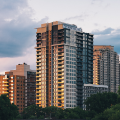 Picture of multiple apartment complexes.